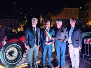 Alberto Scuto (Presidente A.S.I.)- Giovanni Gargano (Sindaco di Castelfranco Emilia) – Mario Righini – Lucio L. Daniele (Presidente A.C.S.)
